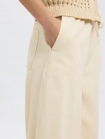 Tenni_relaxed_denim_pant_ecru_1