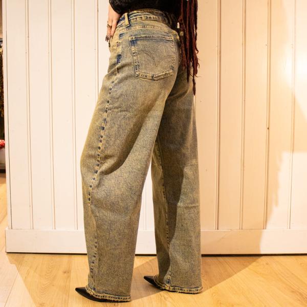W3717_9_Barrel_Jeans__1