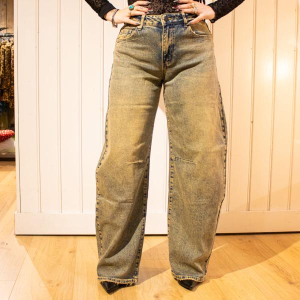 W3717_9_Barrel_Jeans__2