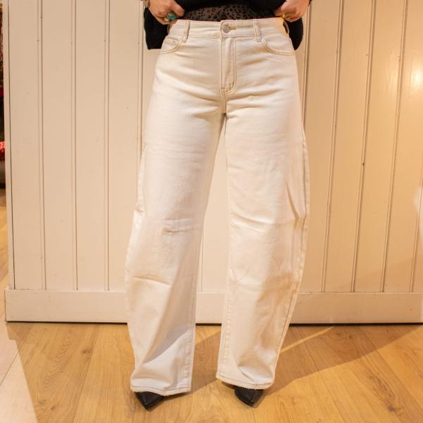 W3717_B_Barrel_Jeans_white_2