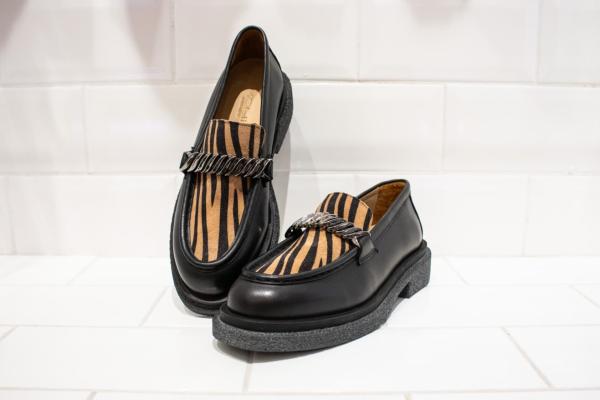 Zebra_chain_loafer_zwart