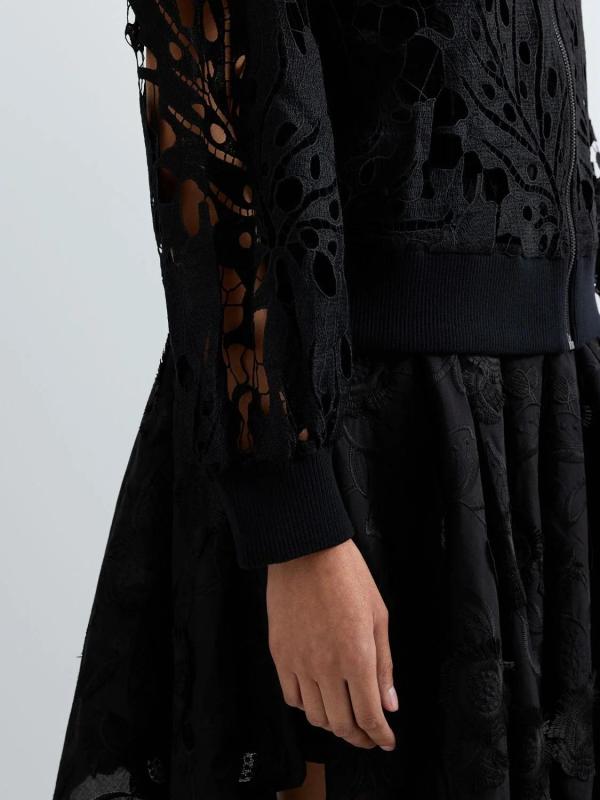 Zip_up_sweater_with_lace_zwart_1