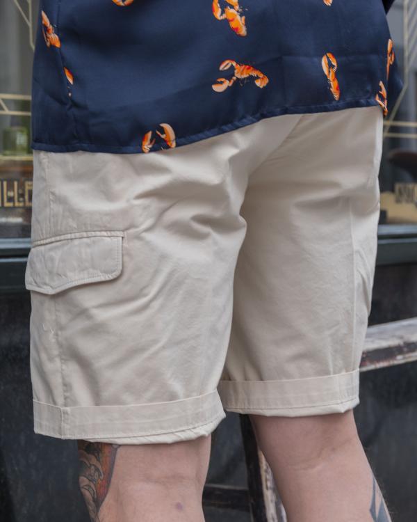 _Bermuda_cargo_shorts_off_white_