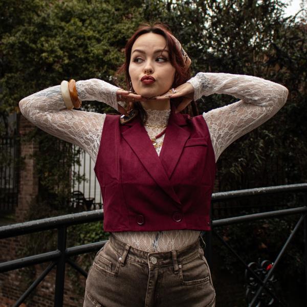 cropped_gilet_bordeaux_