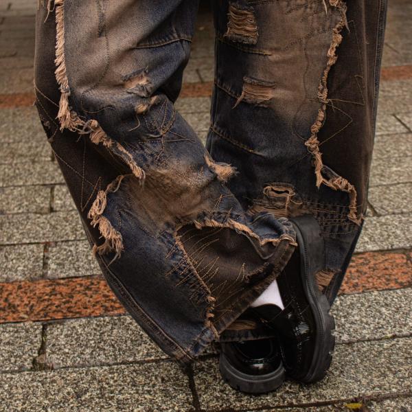 wide_leg_barrel_distressed_jeans_1