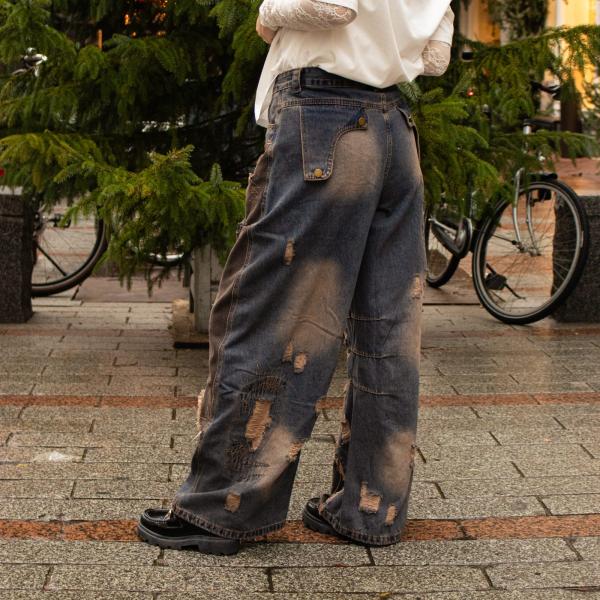 wide_leg_barrel_distressed_jeans_3